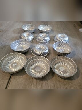 Set of 11 Vintage Swirl Aluminum Bundt Swirl/jello Mold Dessert Tins